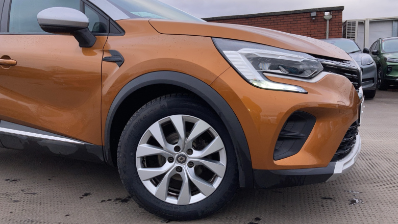 Renault Captur 1.3 TCE 130 Iconic 5dr Petrol Hatchback